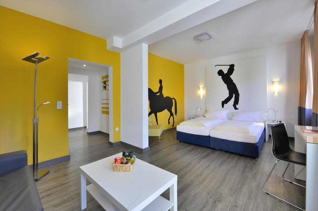 Hotel Fliegendes Klassenzimmer Бад-Берлебурґ Екстер'єр фото